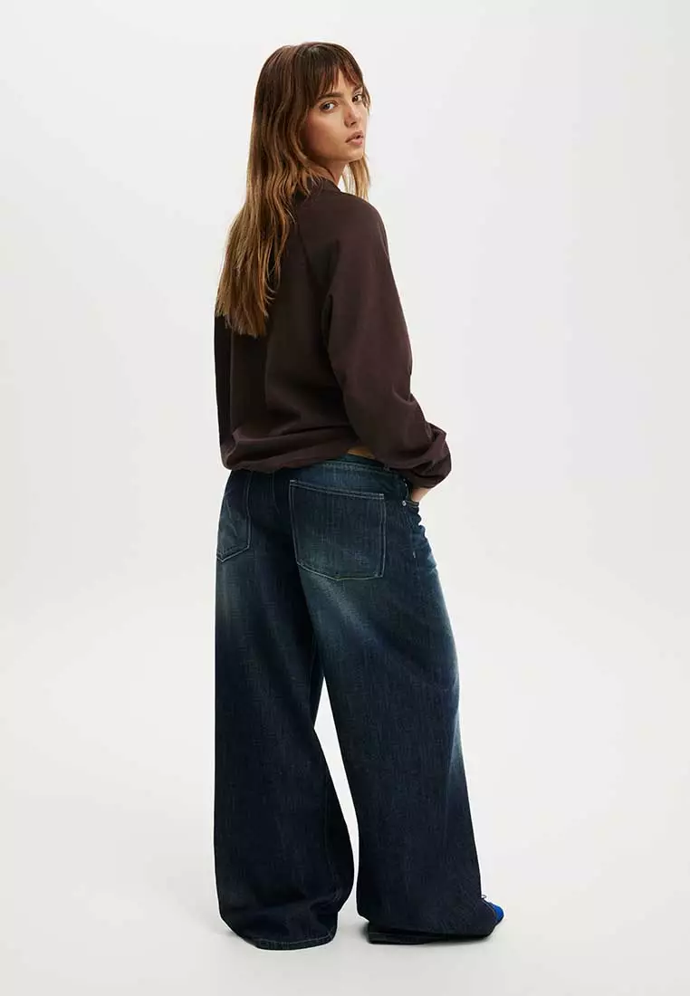 Petite Low Rise Wide Jeans