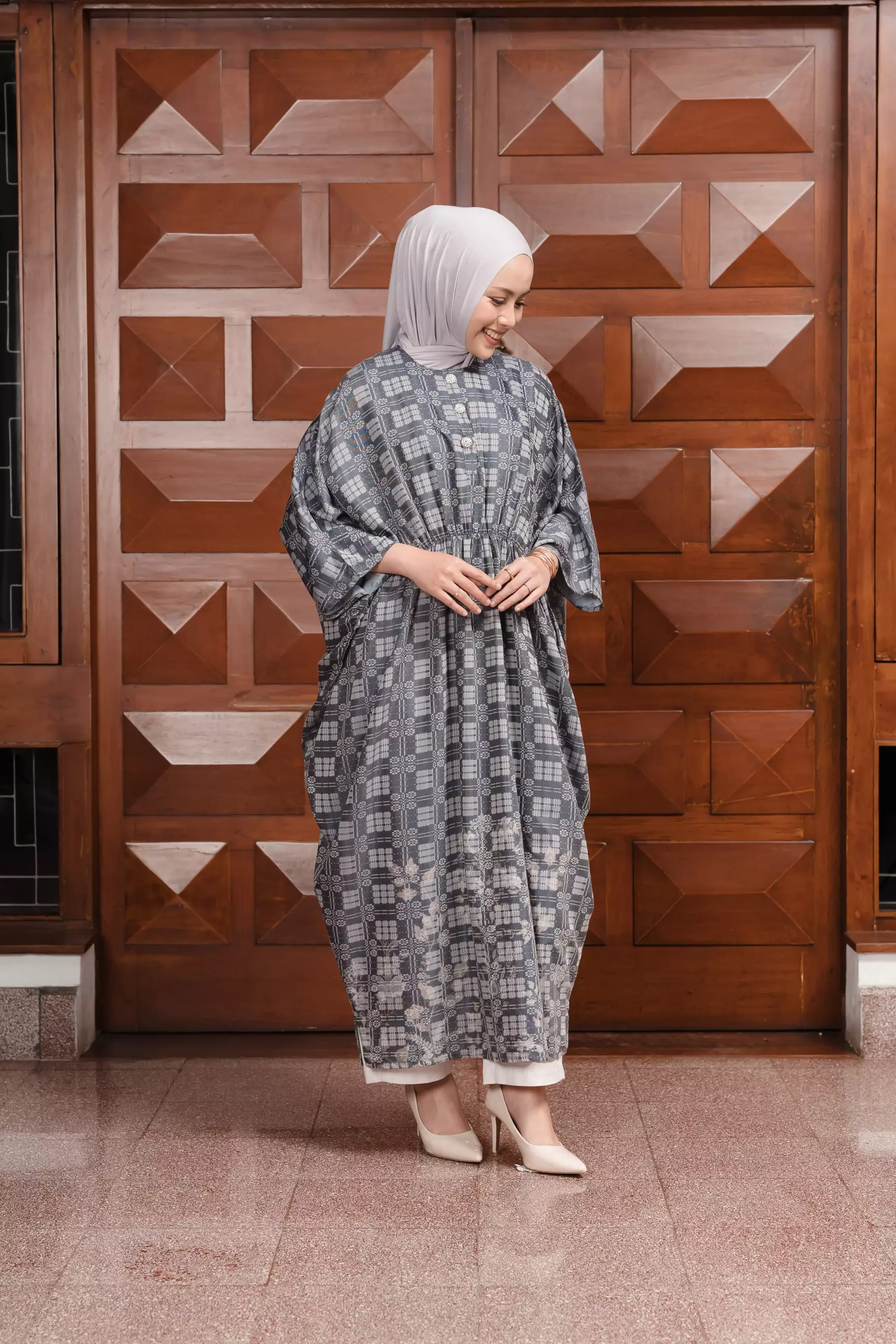 AMK Sarimbit Keluarga Set Gharyan Series Dark Grey Kaftan Wanita