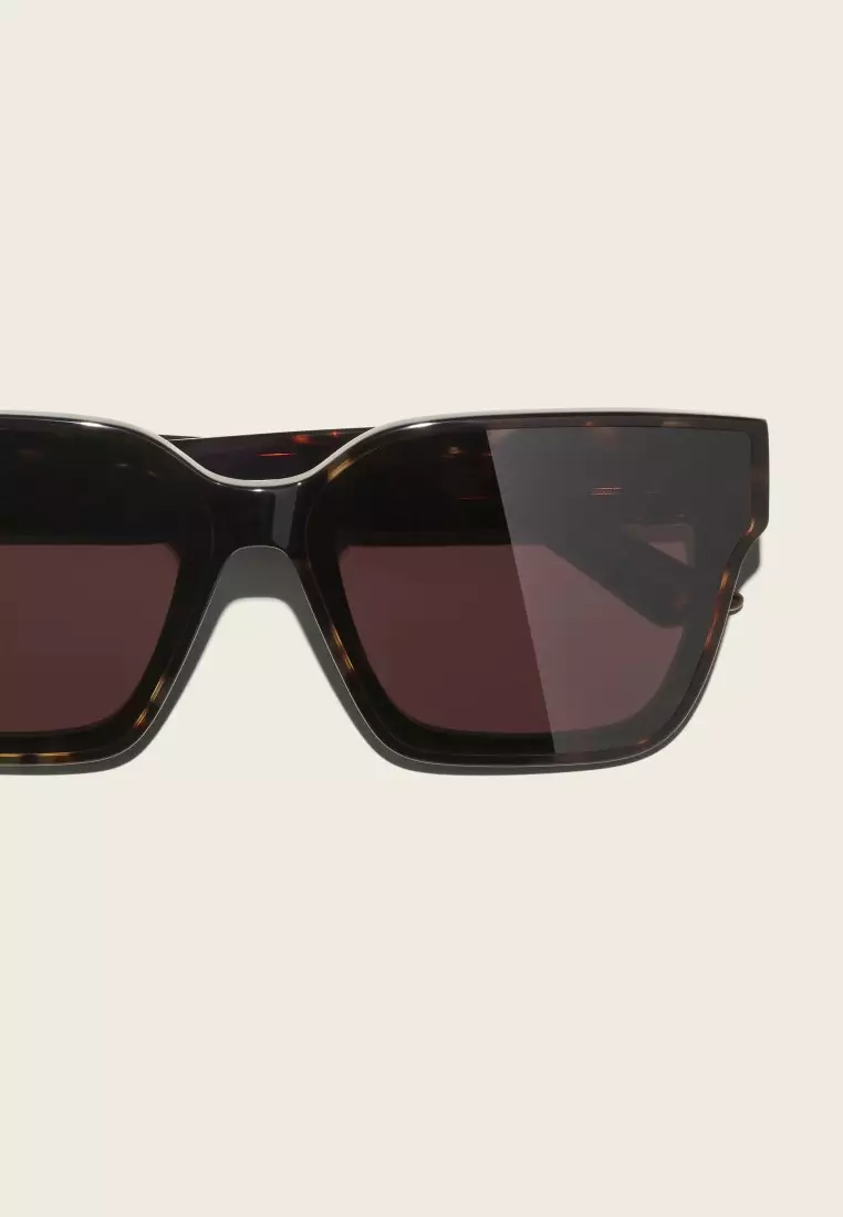 QUAY Drive In Sunglasses - Dark Tort/Brown