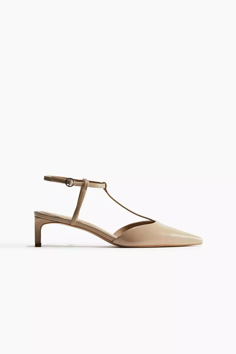 Discount on H&M  shoes - SKU: Pointed T-strap court shoes