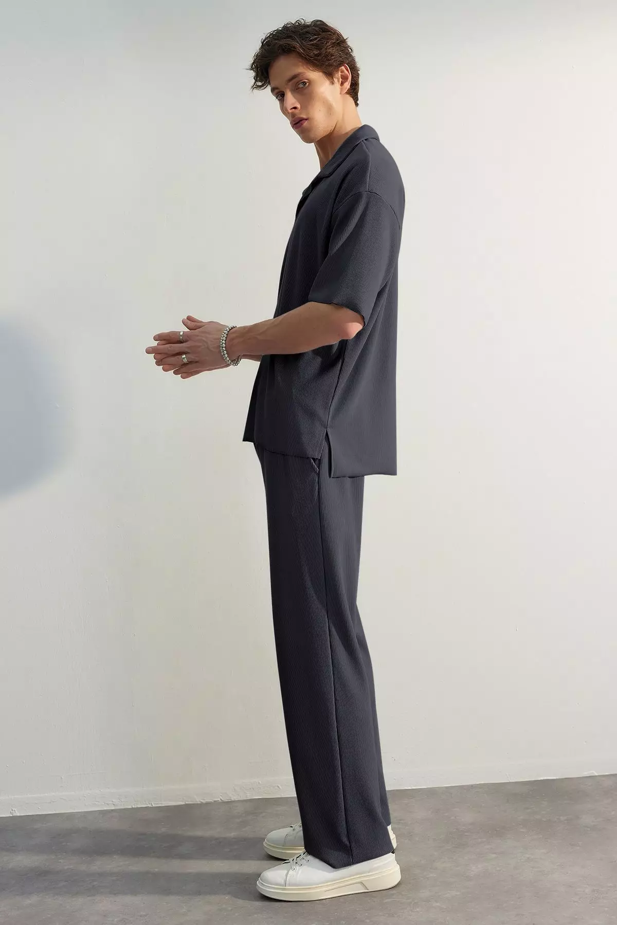 Limited Edition Smoke Oversize/Wide Textured Wrinkle-Free Ottoman Polo Neck T-Shirt TMNSS23PO00020