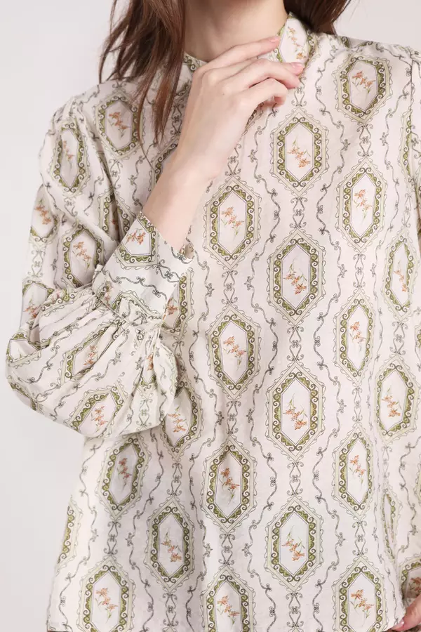 MINIMAL - Lavoira - Blus Print Motif Novelty - Light Green Colour Green_Light