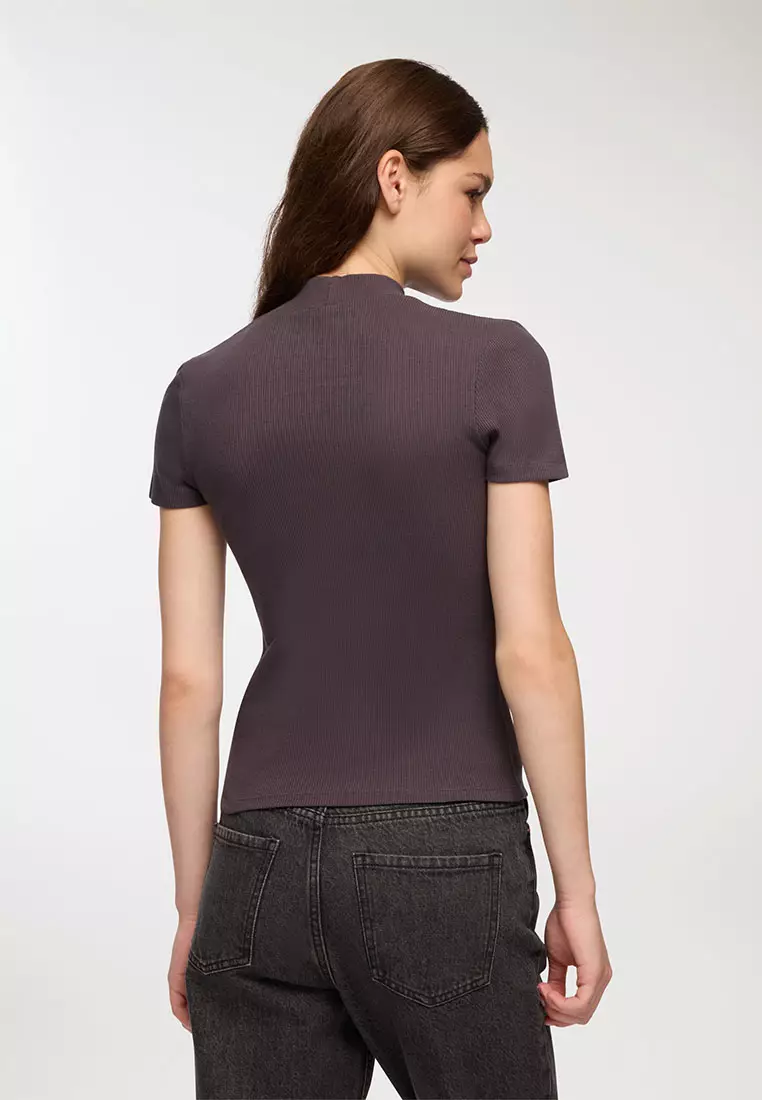 Woman Short-Sleeved T-Shirt