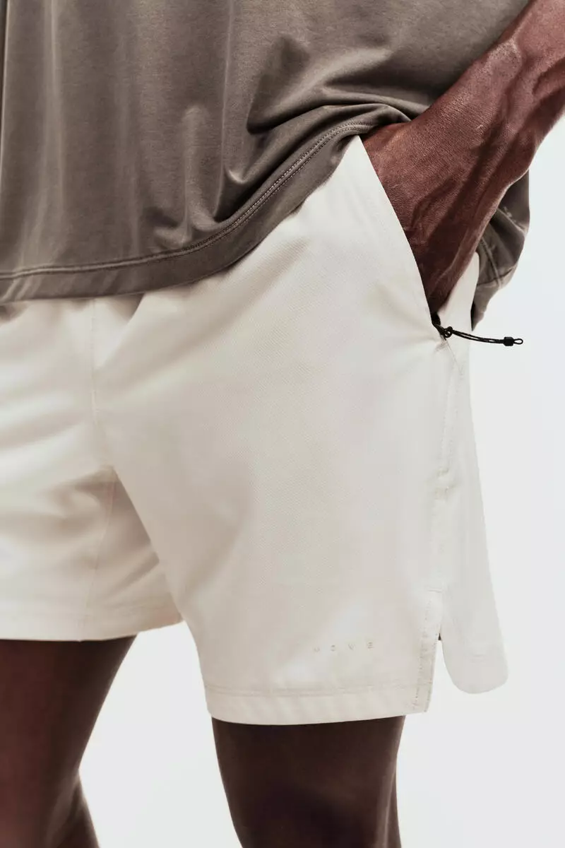 Sports shorts with DryMove™