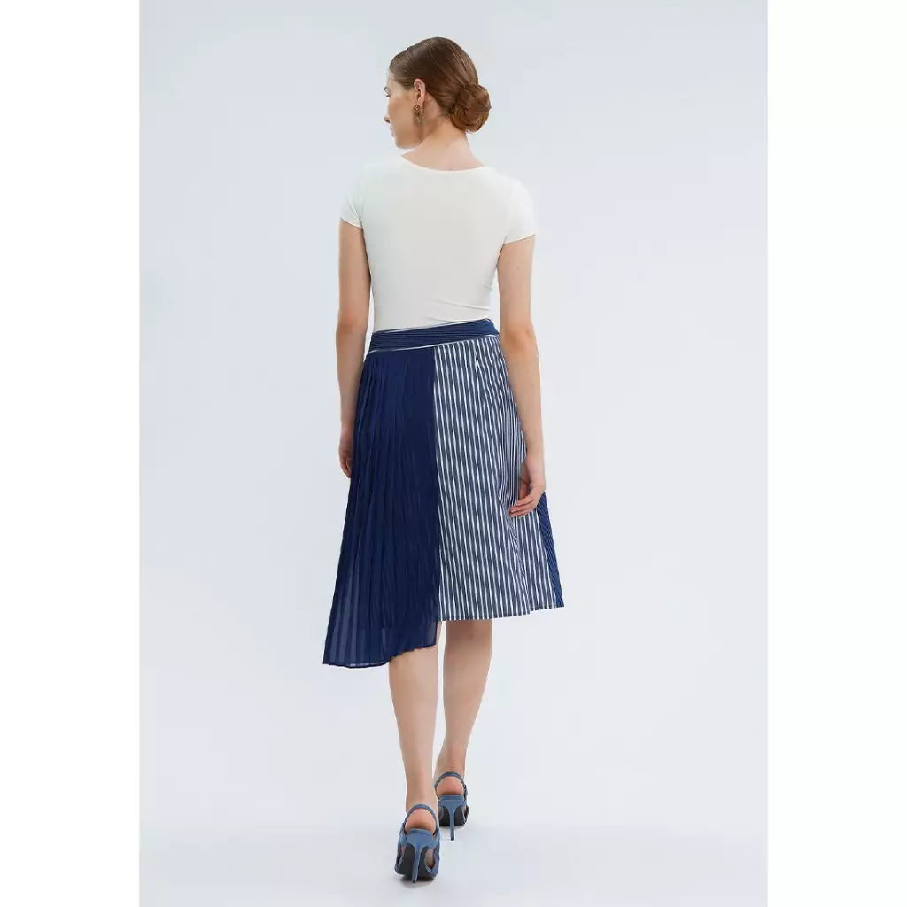 Minimal Yaiza Skirt Dark Navy Warna DARK NAVY