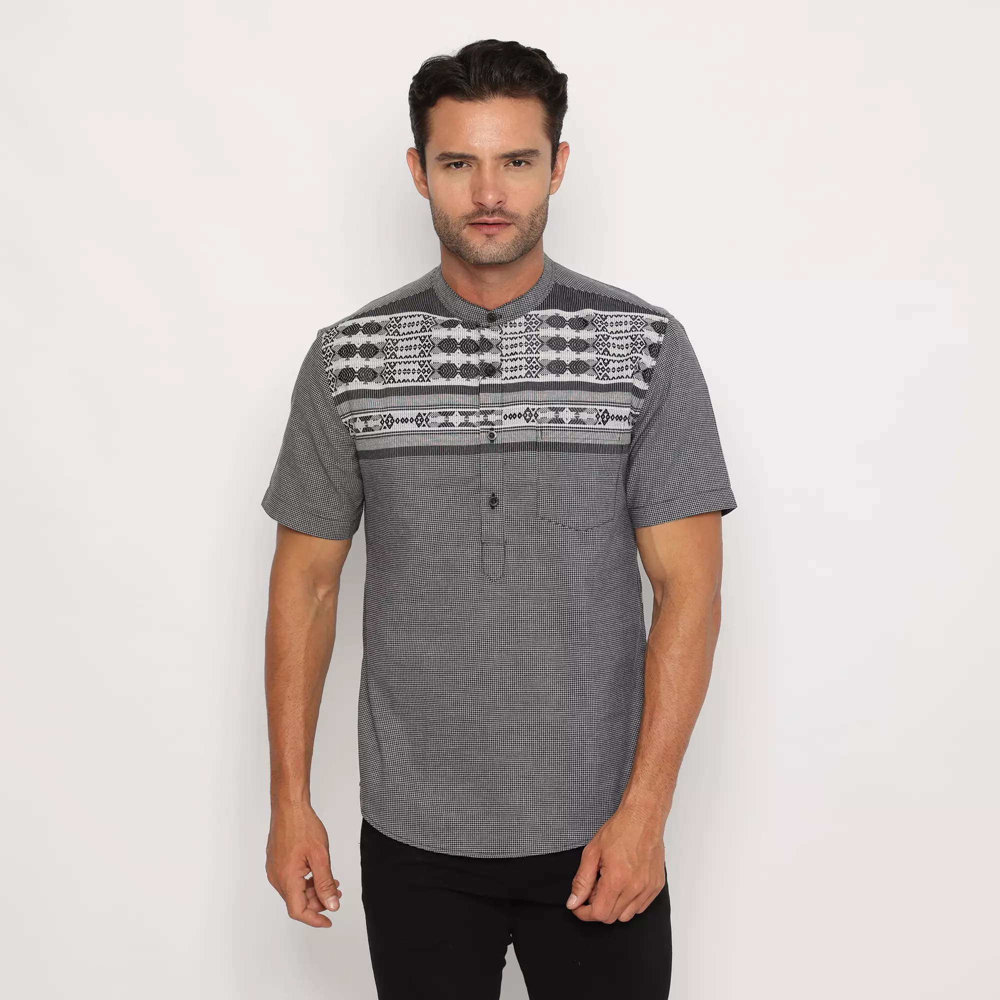 Platini Kemeja Koko Pria Lengan Pendek Katun Hitam 931170