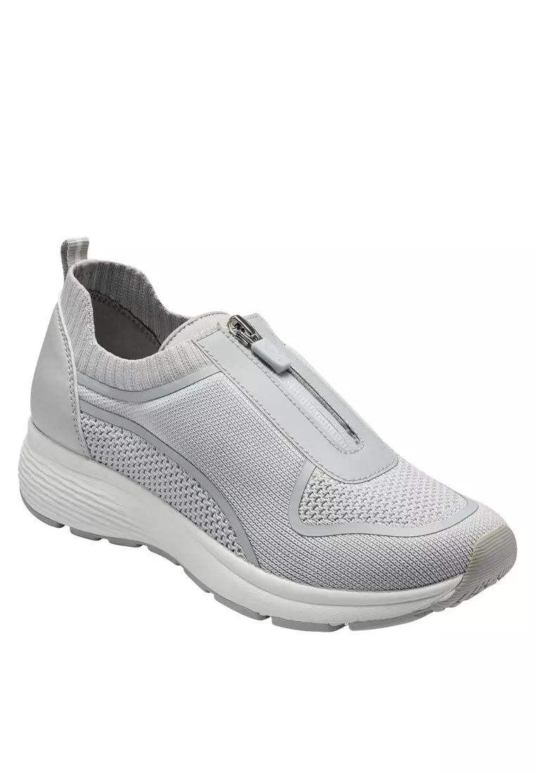 Easy spirit best sale pull tab sneakers