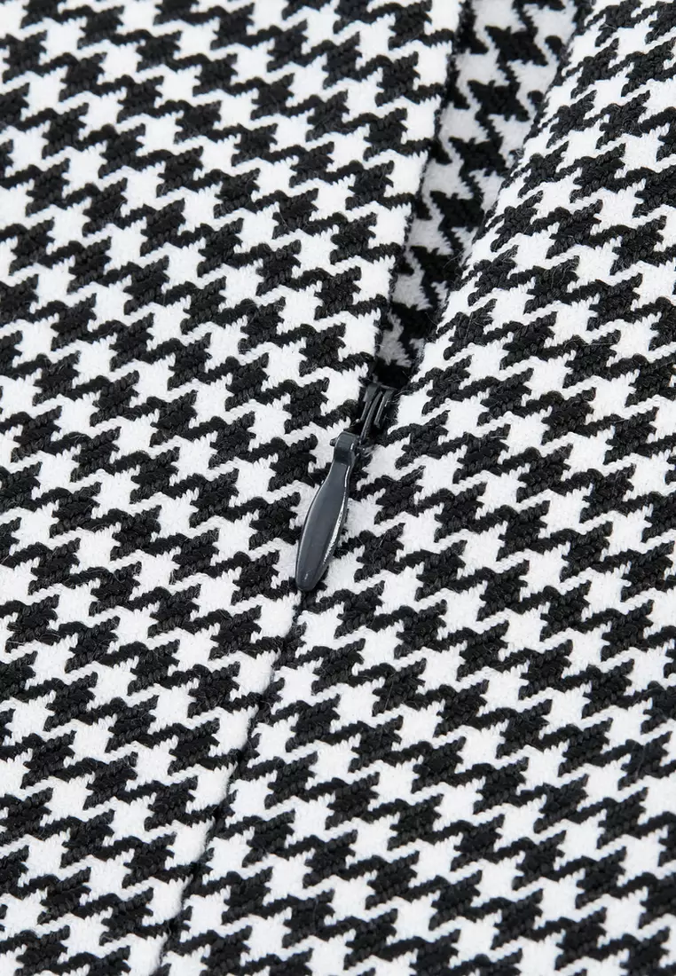 Short Sleeve Round-Neck Dress