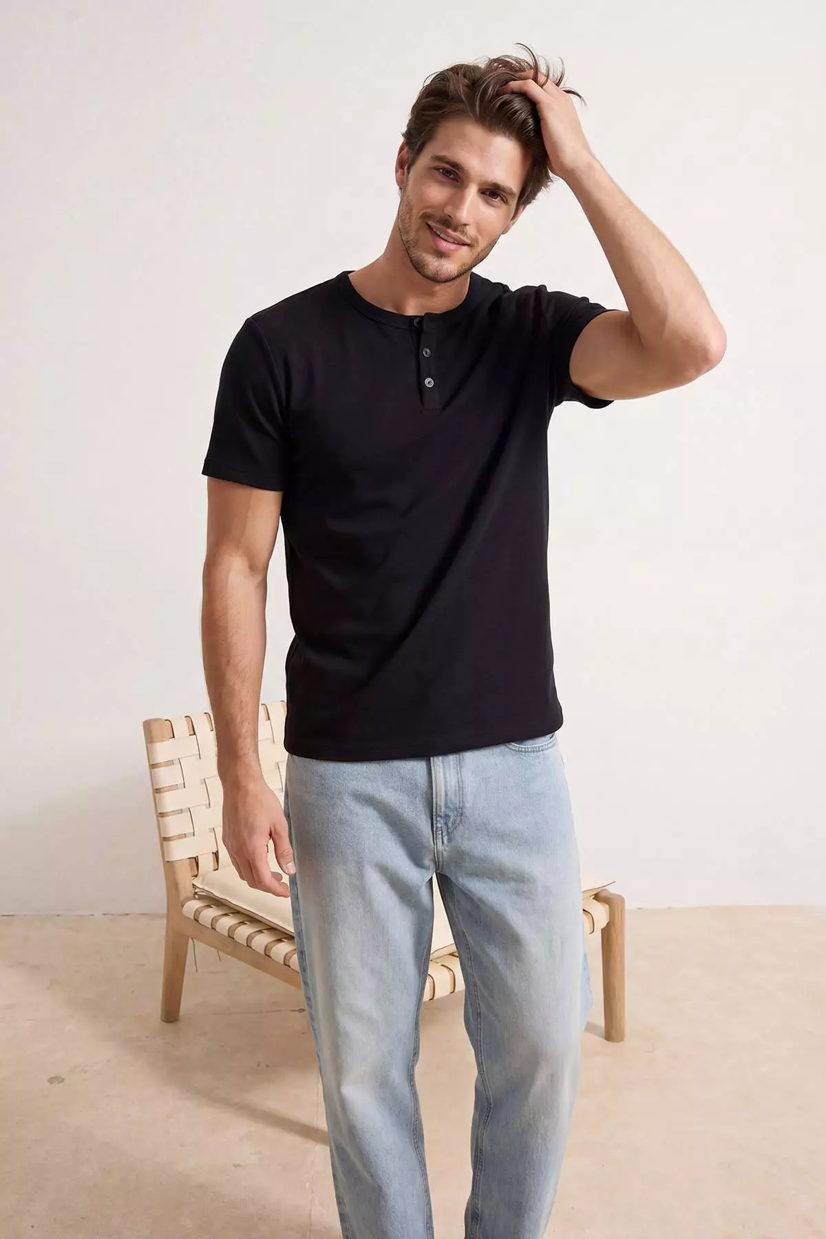 Black Regular/Relaxed Fit Buttoned Collar T-Shirt Tmnss26Ts00040