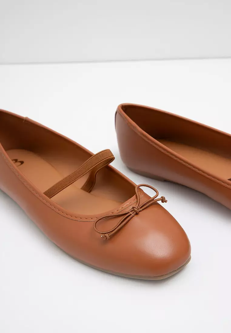 Sofia Maika Mary Jane Flat Brown