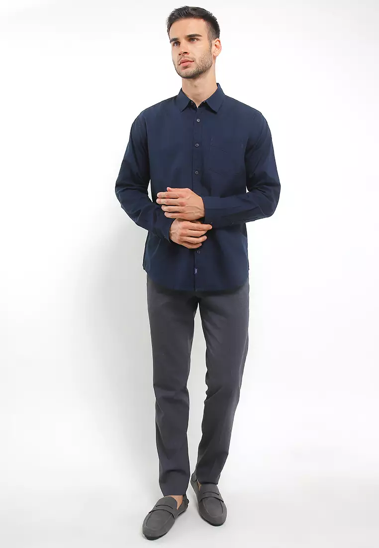 TRIPLE Kemeja Basic Lengan Panjang Slim Fit (LS 542) Warna Navy
