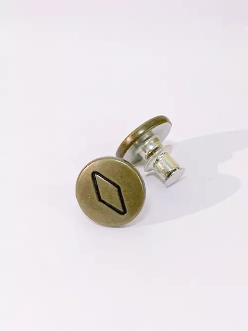 Jual DUST DUST Extra Button (D.9122) Original 2026 | ZALORA Indonesia