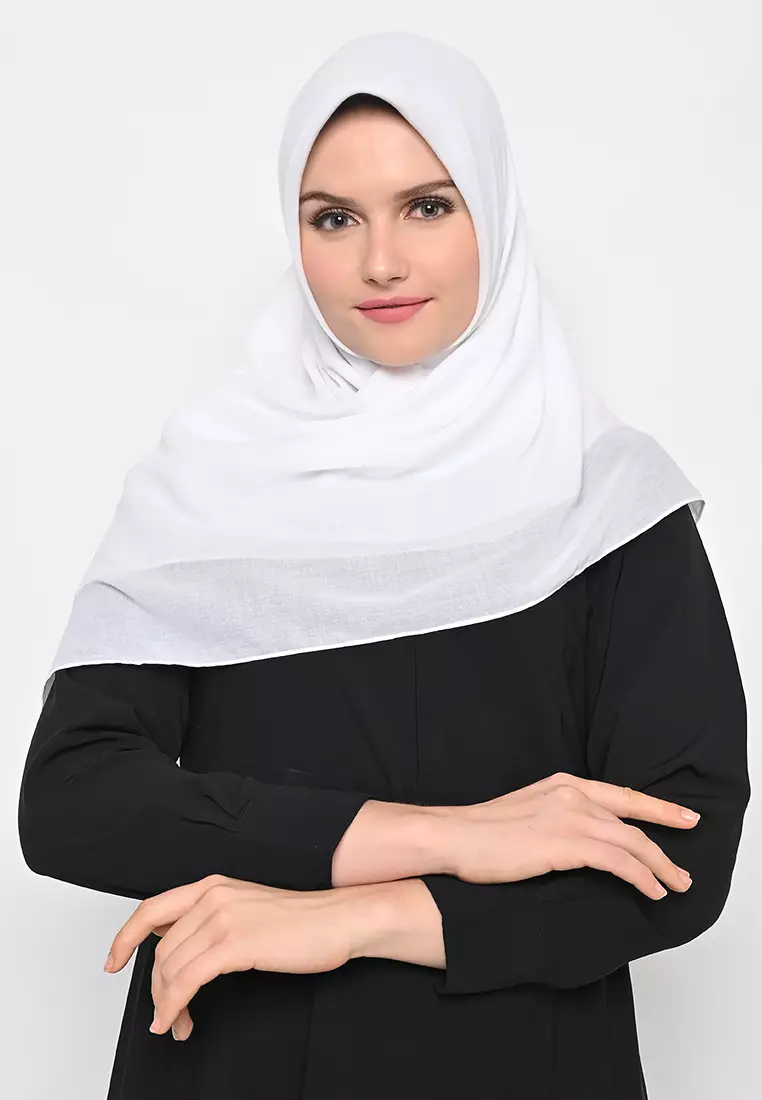 Jual My Daily Hijab Hijab Square Voal Gucci White Original 2024 ...