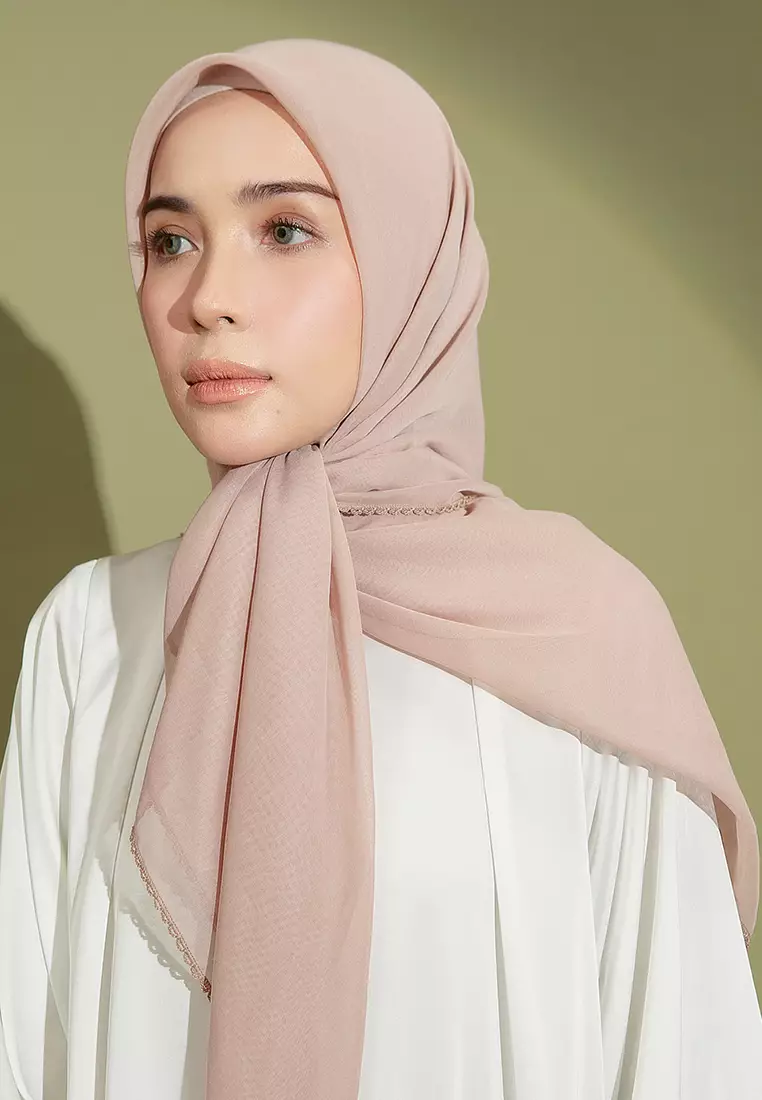 Paris Embroidery Signature Square (Lozy X Hamidah) Nude Cream