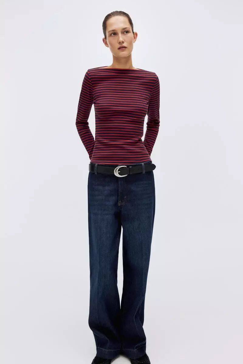Ribbed boat-neck top