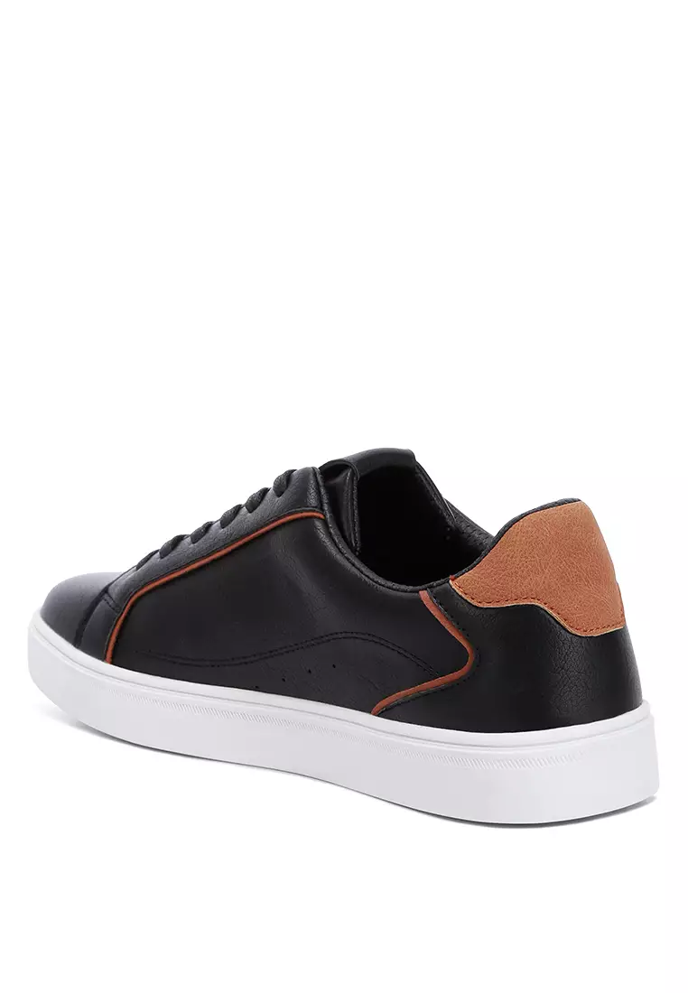 Sepatu Kets Pria Bertali Rendah Warna Hitam