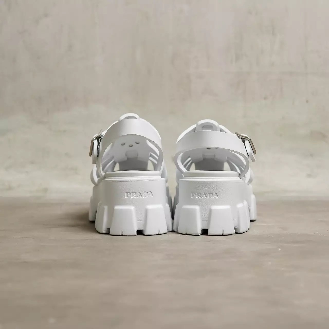 Sepatu PRADA FOAM RUBBER WHITE SNEAKER 100% ORIGINAL