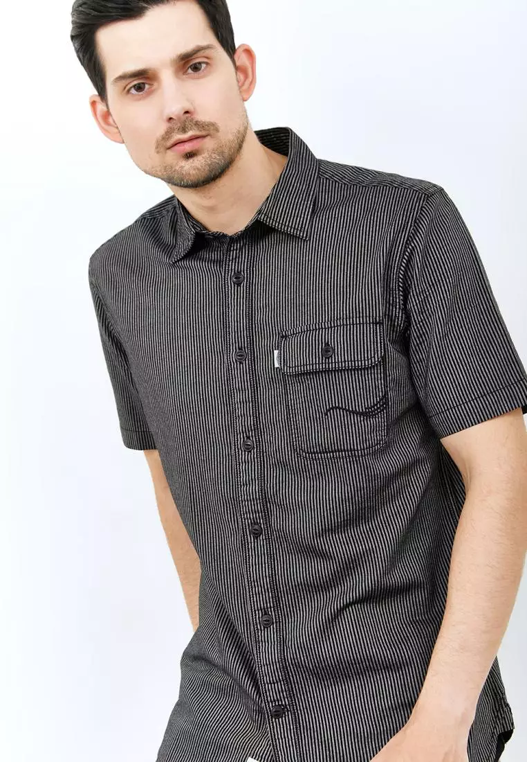 Used 1968 - Juan Kemeja Pria Lengan Pendek