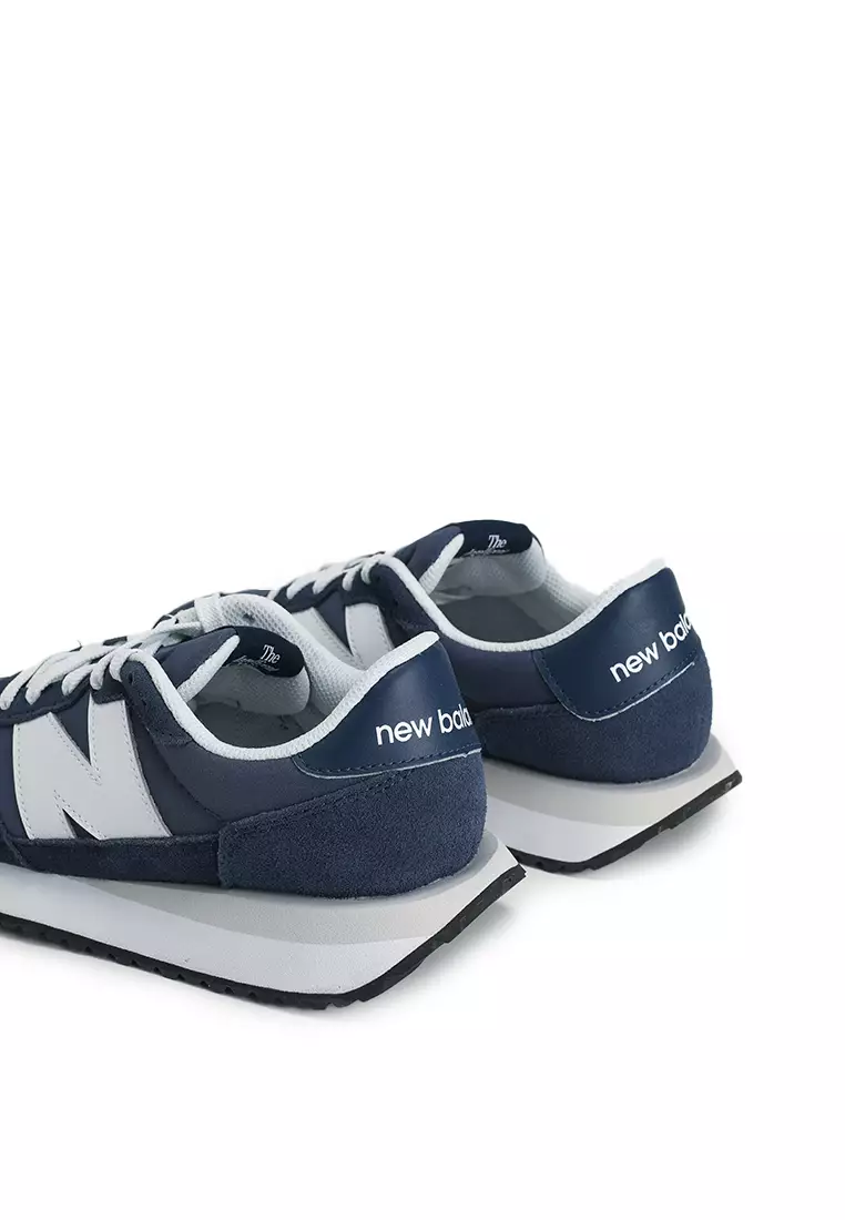 237 Classic Lifestyle Shoes