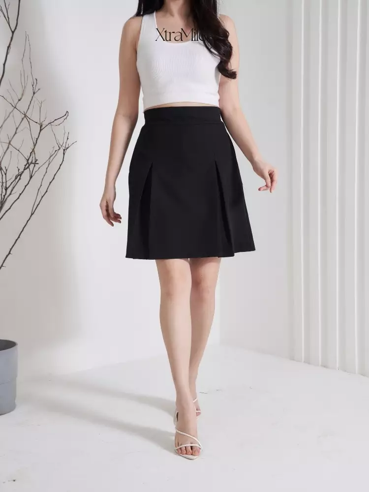 xtramiles Ladies  val skort black