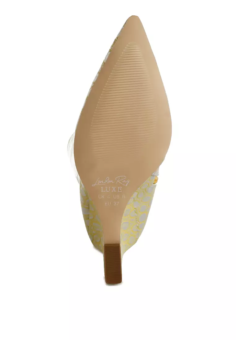 Sepatu bot kulit imitasi berbentuk air mata berwarna kuning limau