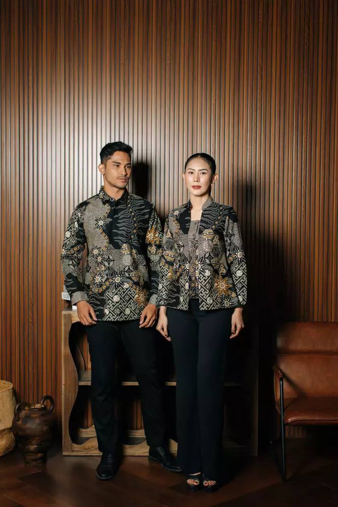 Arvian Black Kemeja Batik Slim fit Tricot Pria Katun