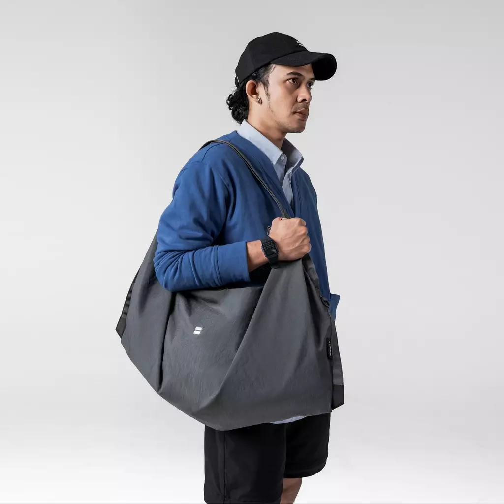Audagami 1.1 Tasuki Bag Tas Selempang Travel Kerja Kuliah Ringan Stylish 35L - Grey