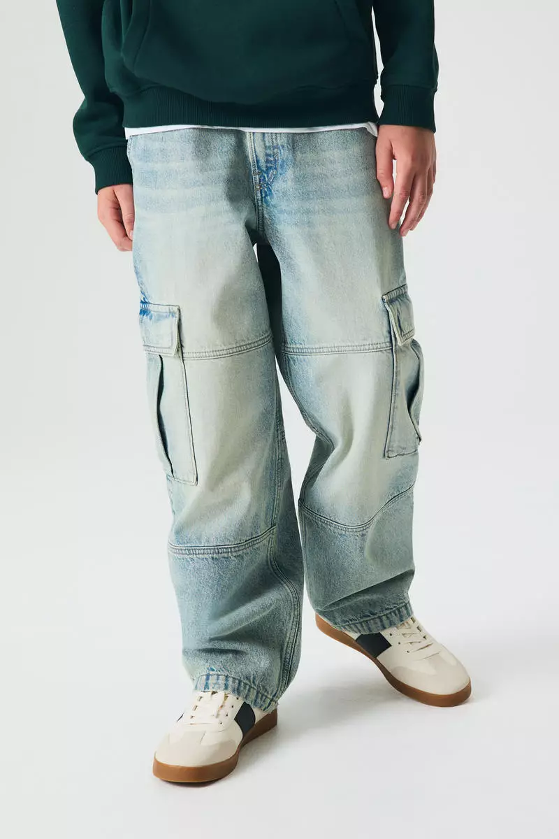 Baggy Fit Cargo Jeans