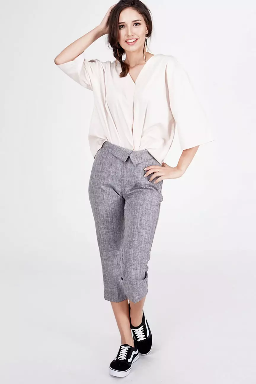 Kemeja Wanita Kizzy Cream