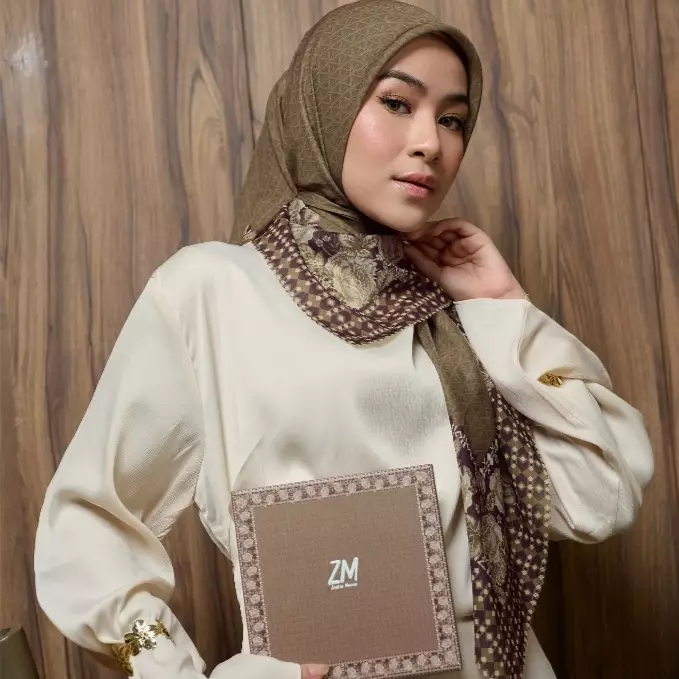 Jual ZM [INCLUDE HARD BOX] ZM Zaskia Mecca - Scarf Monogram Series Rupa ...
