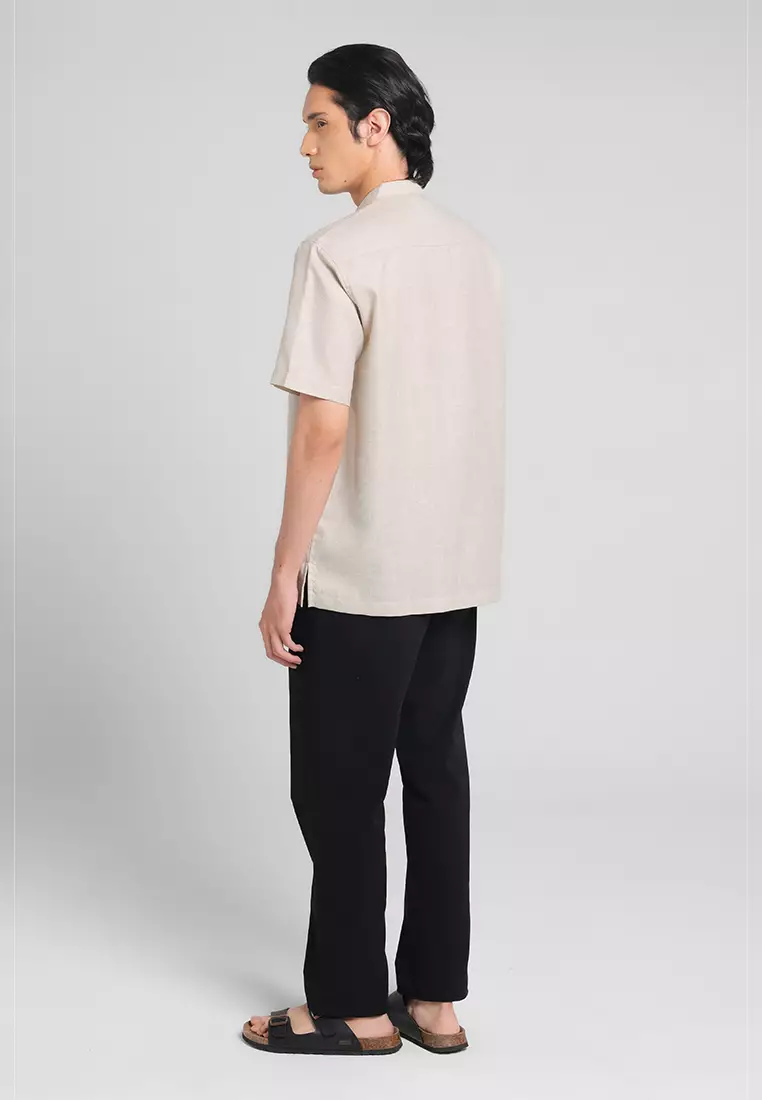 MANZONE X Adipati Dolken - Kemeja Koko Lengan Pendek Pria Hosam Comfort Fit - Brown Warna Brown