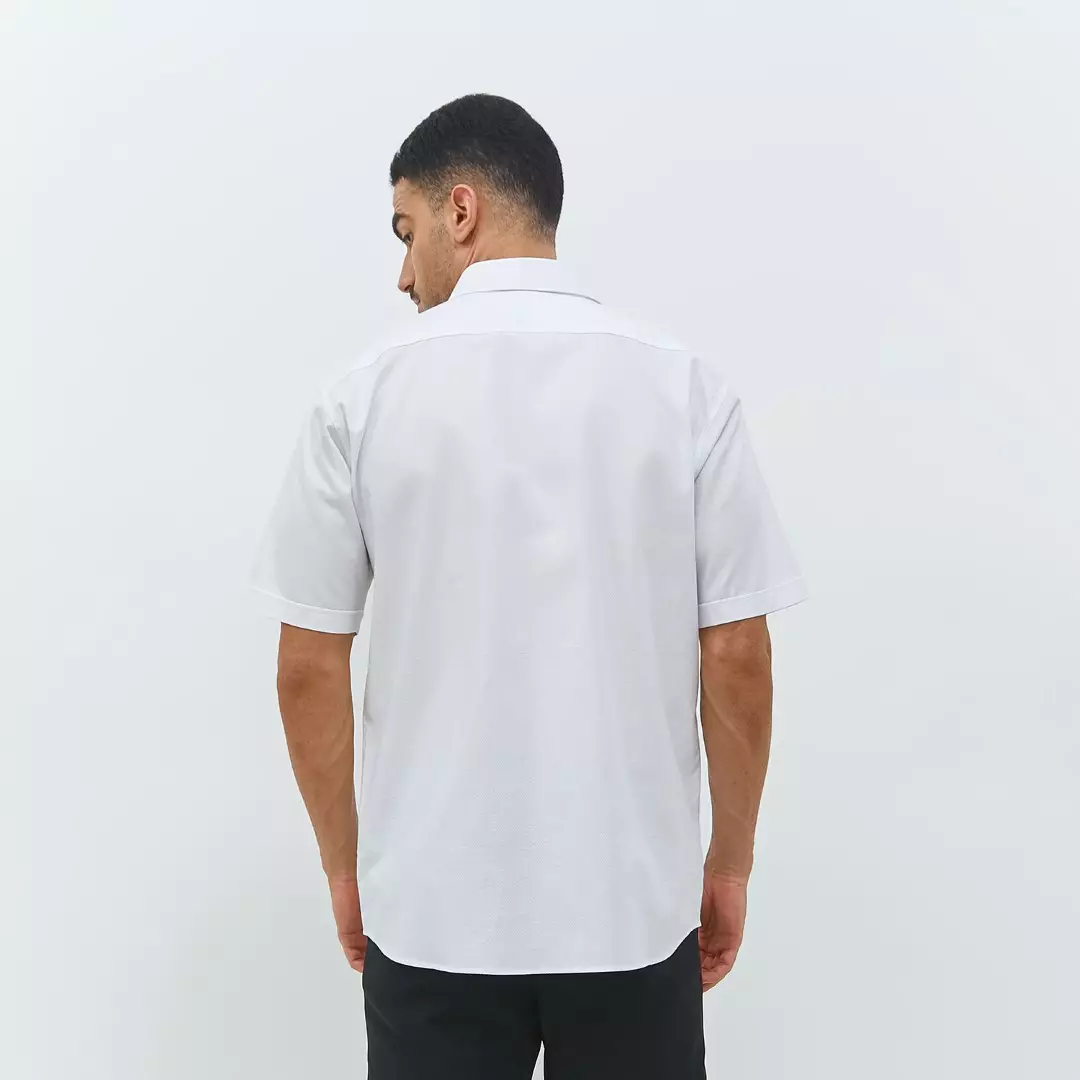 Jobb Westphal Kemeja Pria Lengan Pendek Regular Fit Putih Colour White