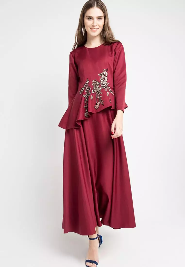 Jual The Pink Label Clog u0026 Peplum Long Dress in Maroon Original 2023 |  ZALORA Indonesia ®