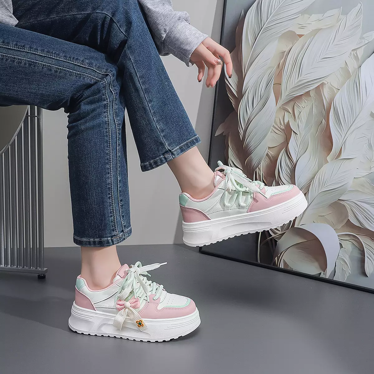 Sepatu Wanita Kasual Bertali Motif Lucu Sneakers Cewek Q551