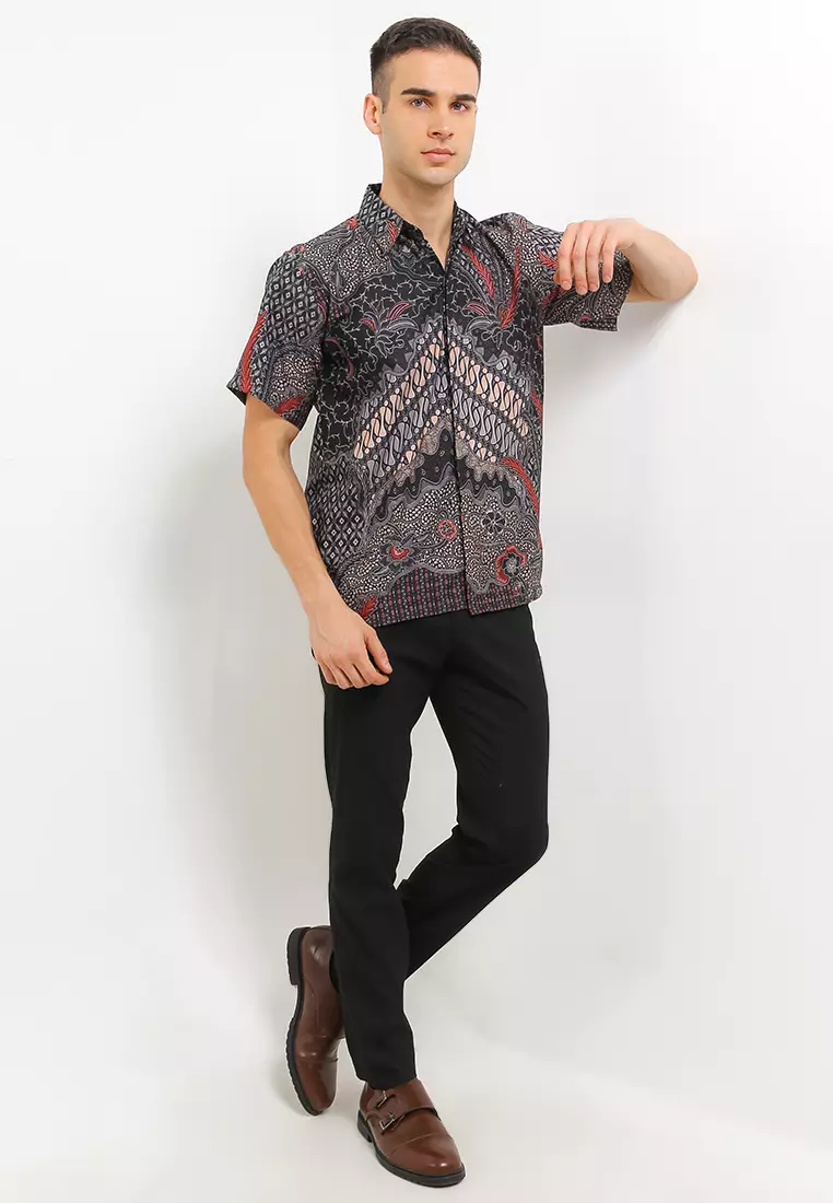 Sandro Kemeja Batik Exclusive Premium Pria Casual Modern Lengan Pendek
