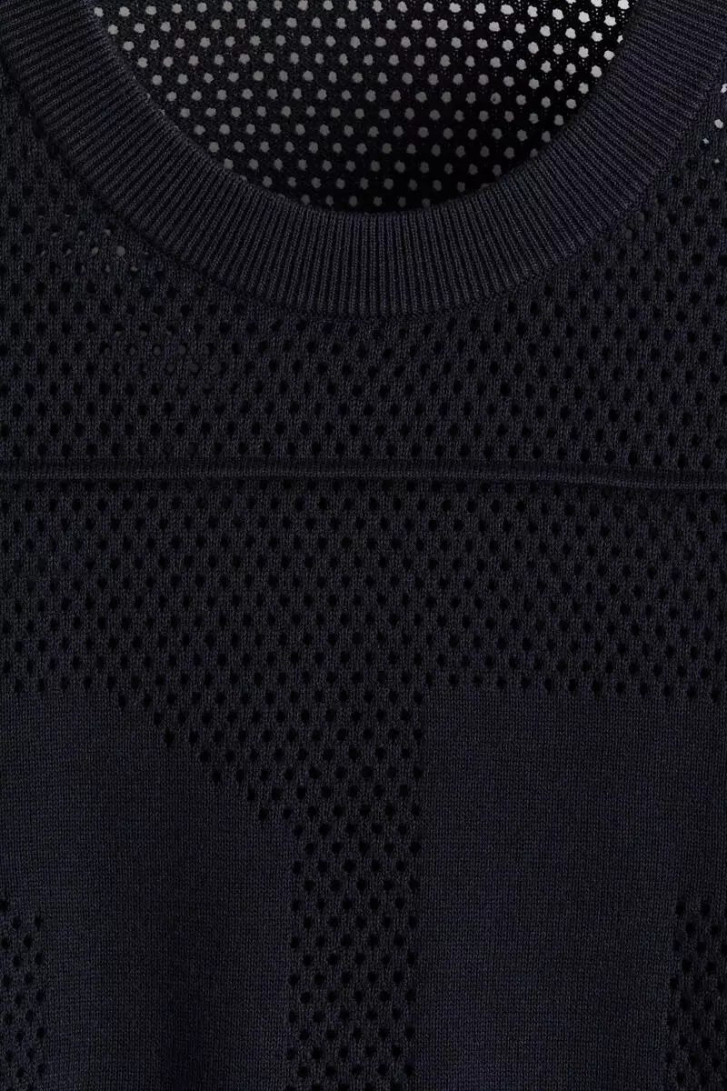Relaxed Fit Boxy hole-knit T-shirt