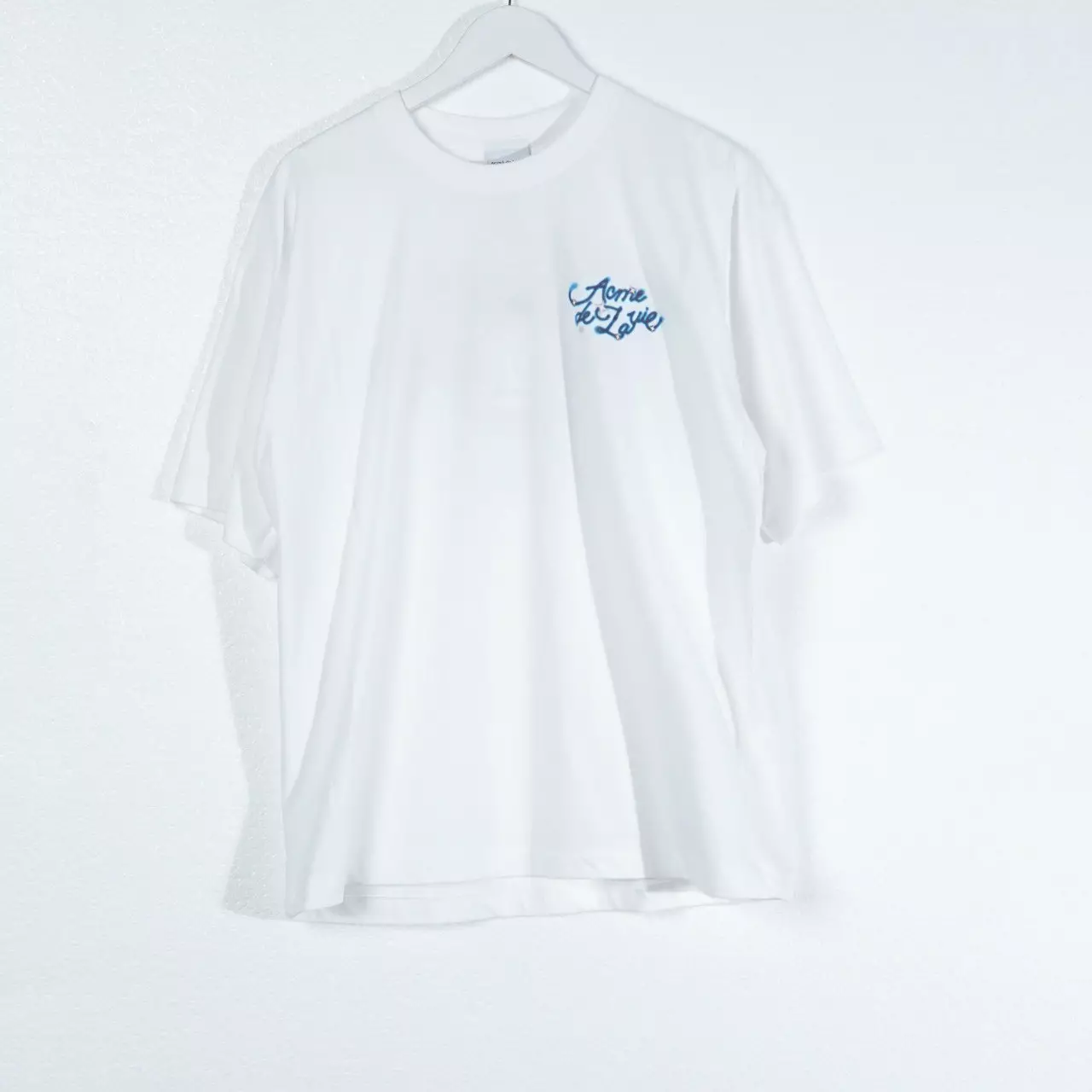 Kaos ADLV SPRAY TEXT BLUE WORLD TOUR WHITE TSHIRT 100% ORIGINAL