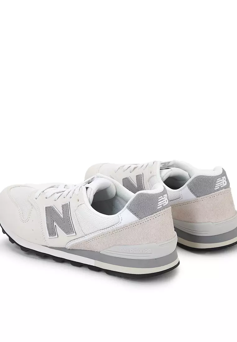 996