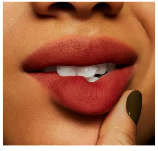 MAC Powder Kiss Liquid Lip Color- Marrakesh-Mere