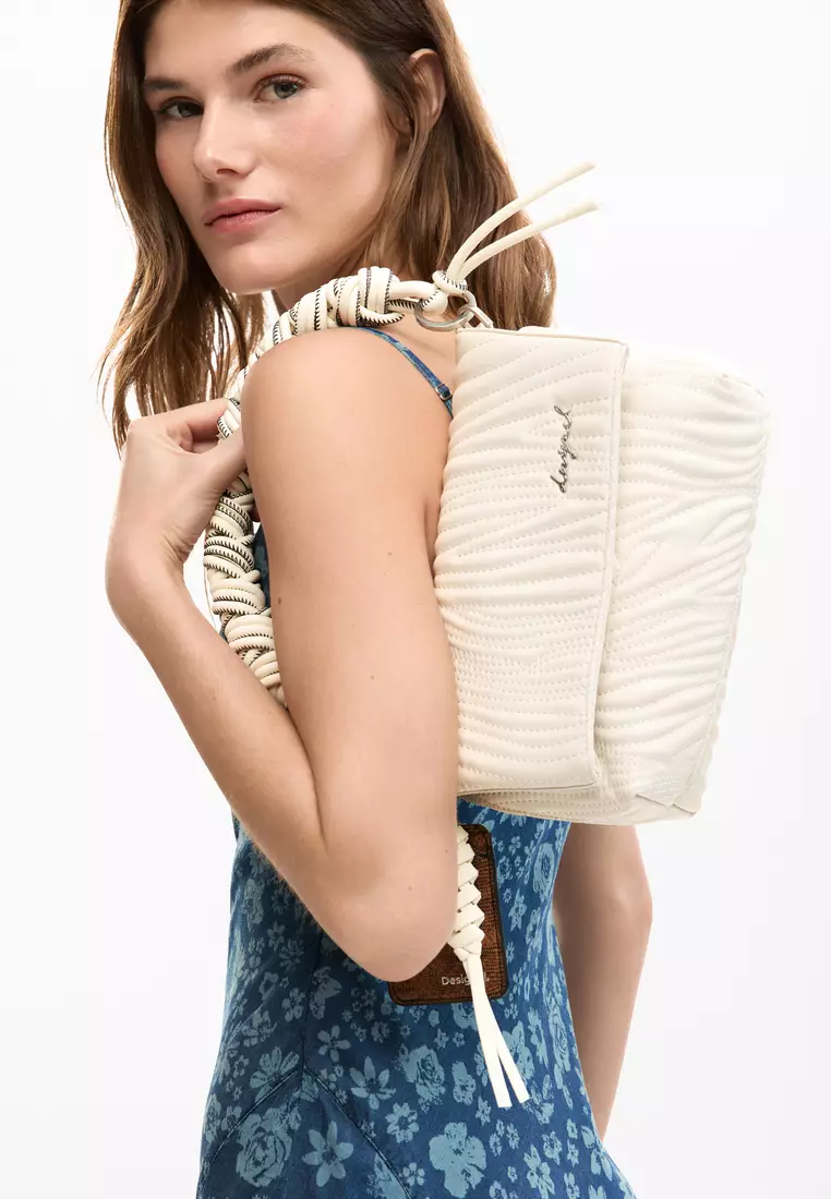 Medium bag with engravings