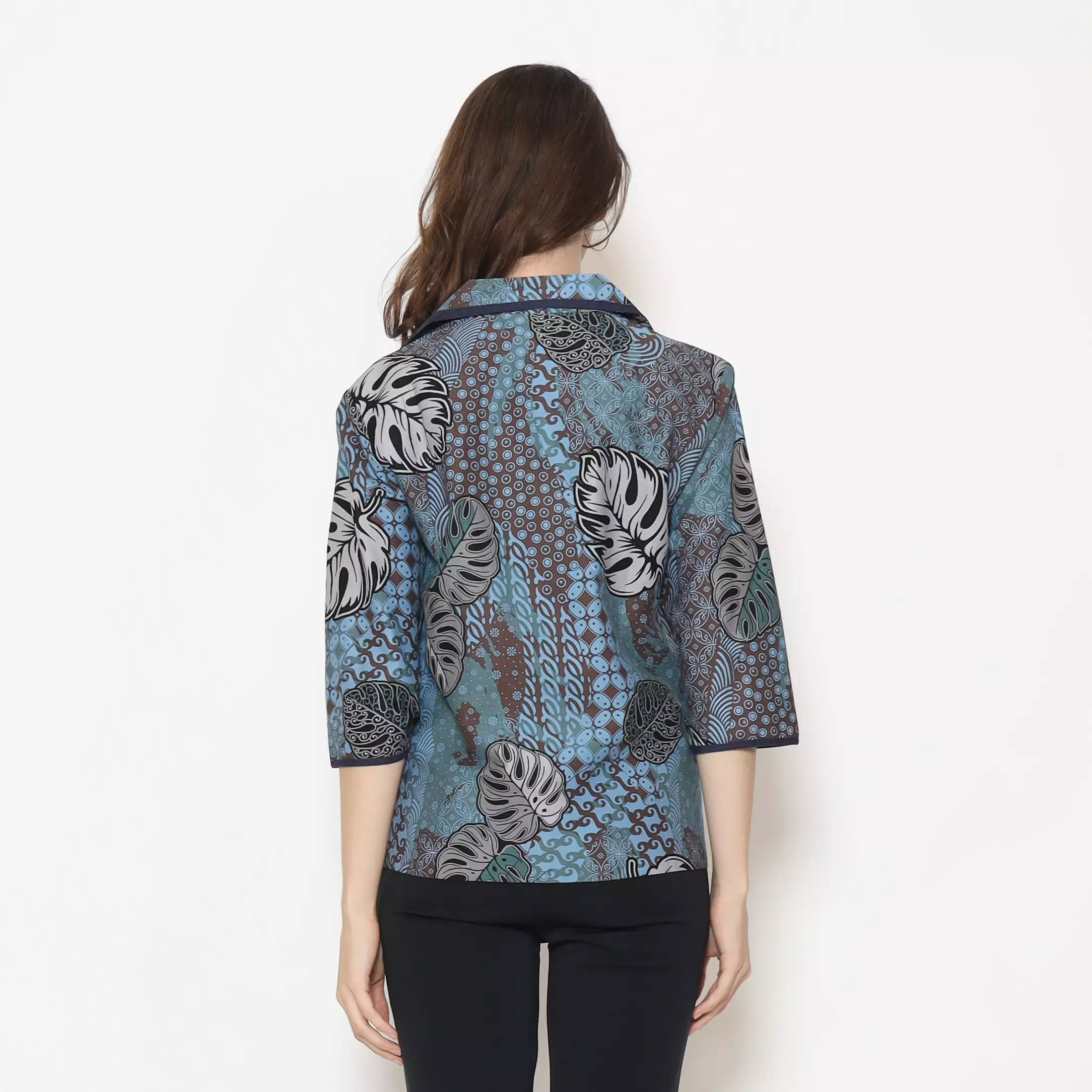 Blazer Batik Wanita - Bhatara Batik Kirei - Atasan Batik Modern Lengan Panjang