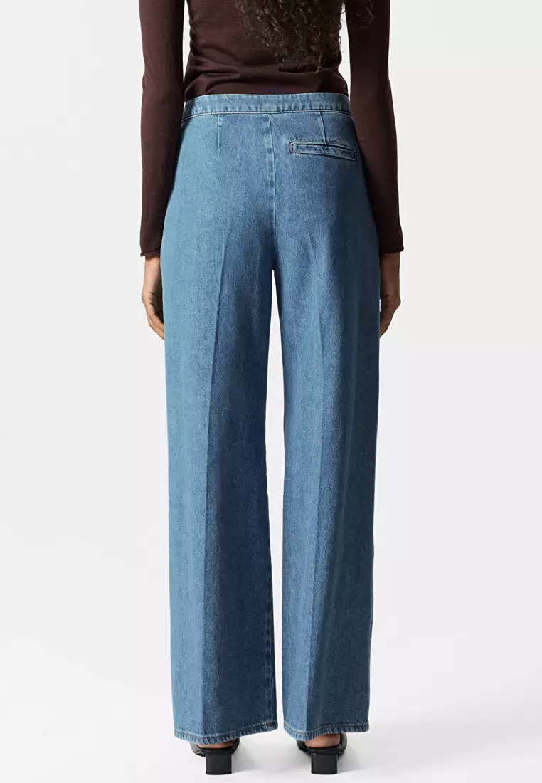 Pleated Flared Jeans