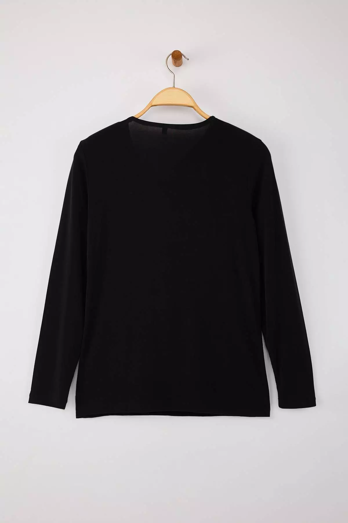 Black Asymmetric Collar Accessory Detail Knitted Plus Size Blouse Tbbaw26Af00010