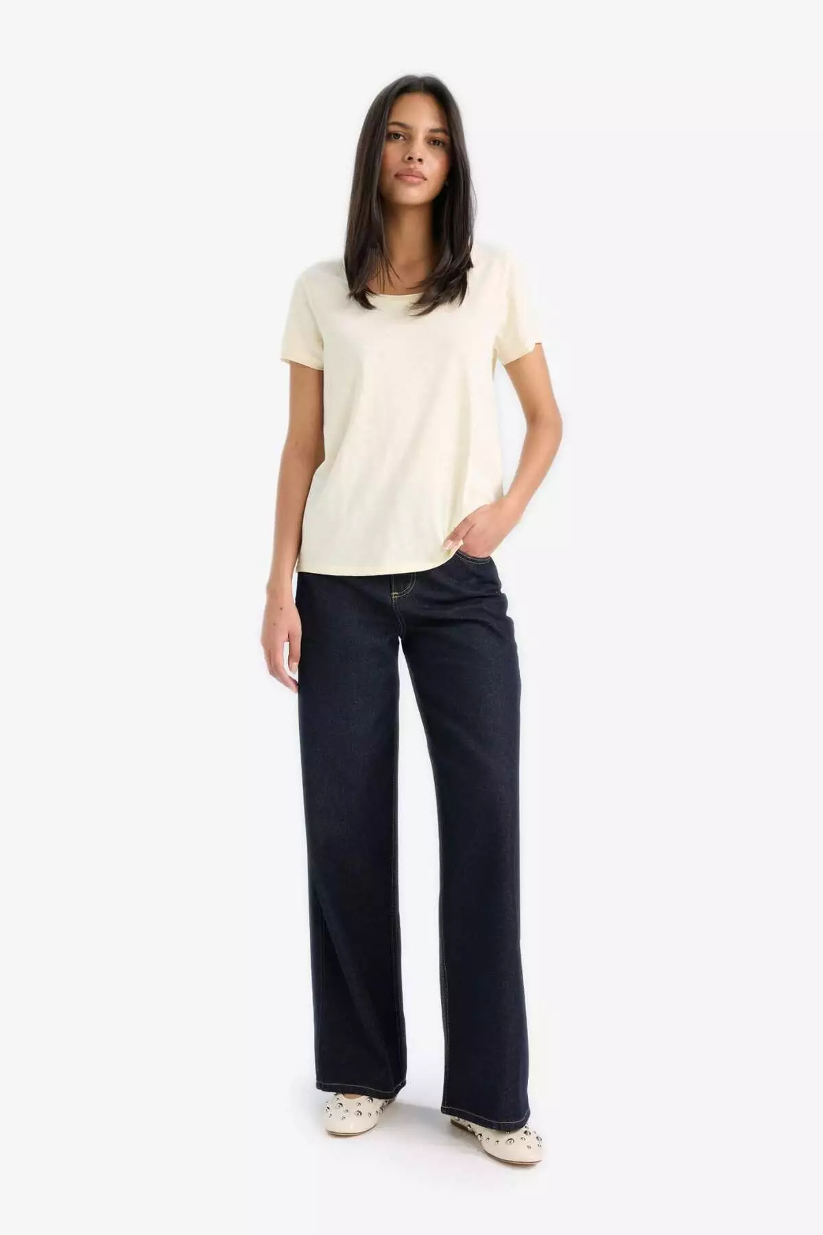 標準剪裁圓領基本款淨色短袖T恤 K1508Az25Sm