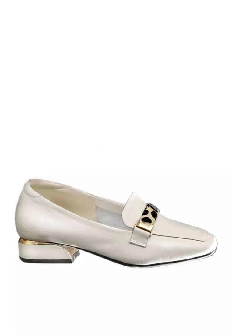 Discount on Twenty Eight Shoes  shoes - SKU: Top Layer Cowhide Leopard Buckle Loafers Vl8931