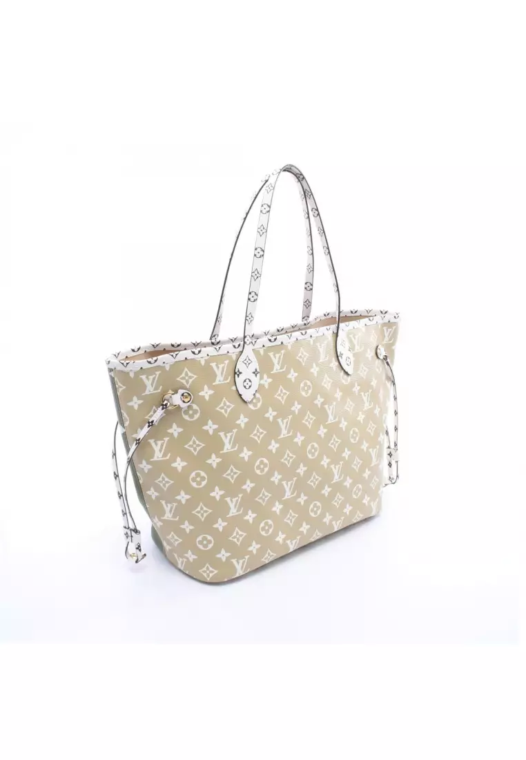 Pre-Loved Louis Vuitton Neverfull MM monogram giant Shoulder bag tote bag PVC Khaki green beige multicolor