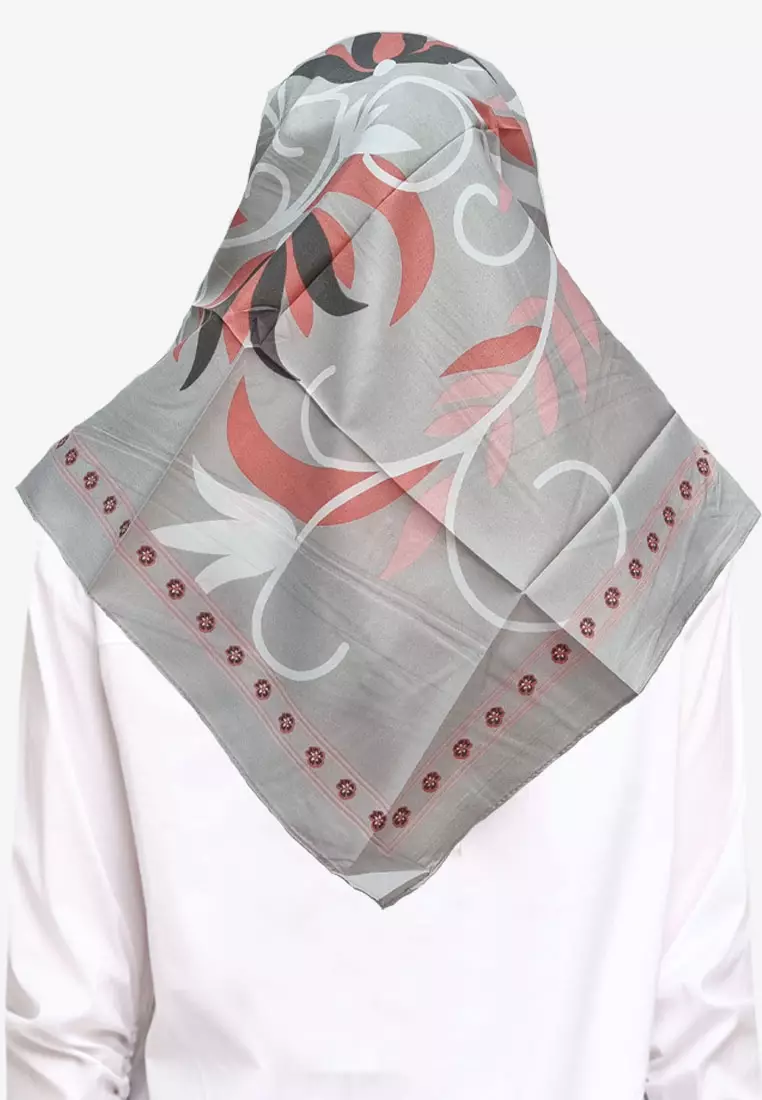 Tasya Hijab Segi Empat Kerudung Voal Square Scarf Light Grey