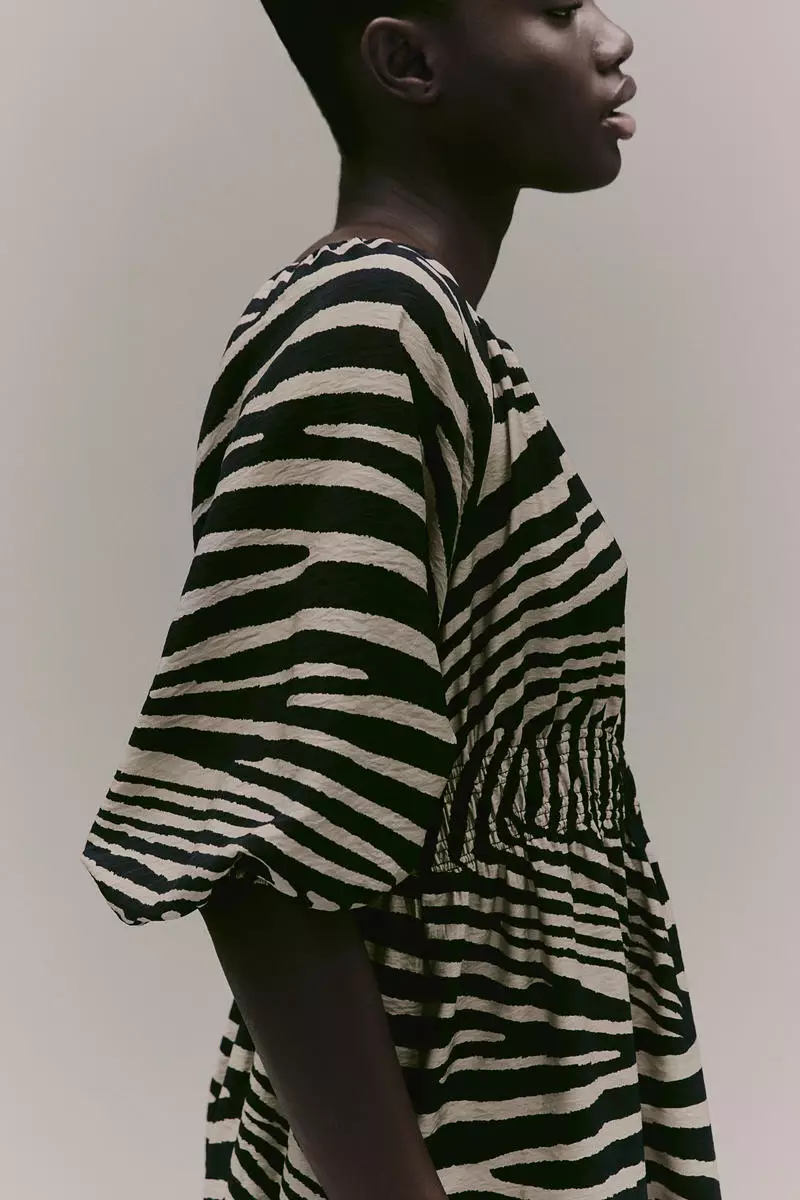 Balloon-sleeved dress