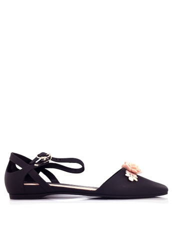 Twenty Eight Shoes black 3D Flora Ankle Strap Jelly Flats VR5132 B8BAFSHAB598C3GS_1