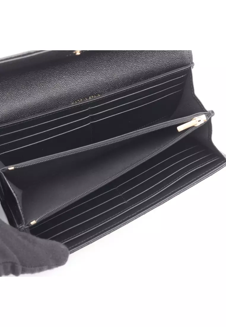 Pre-Loved Chanel matelasse Bi-fold Long Wallet Caviar skin black gold hardware